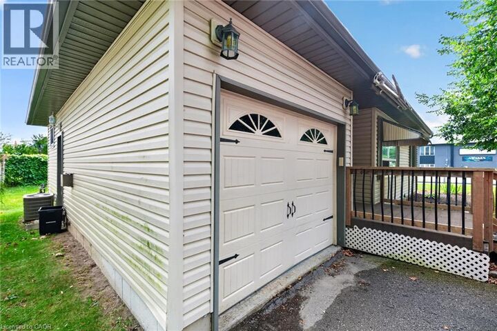 Property Photo:  1 Payne Avenue  ON N3Y 4C2 