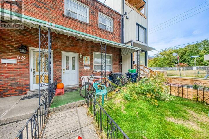 Property Photo:  60 Fennings Street  ON M6J 3B8 