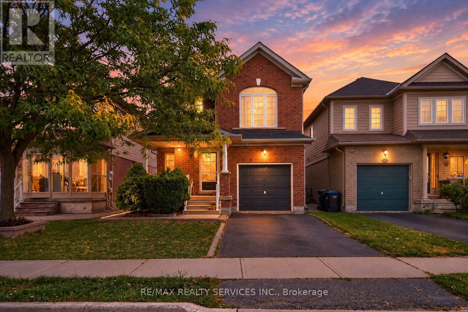 Property Photo: 26 Peachleaf Crescent South ON L7A 2B2