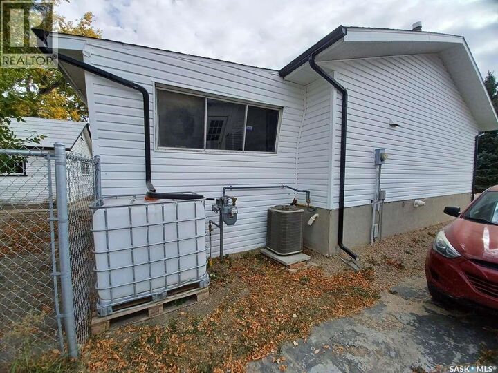 Property Photo:  113 5th Avenue  SK S0H 1X0 