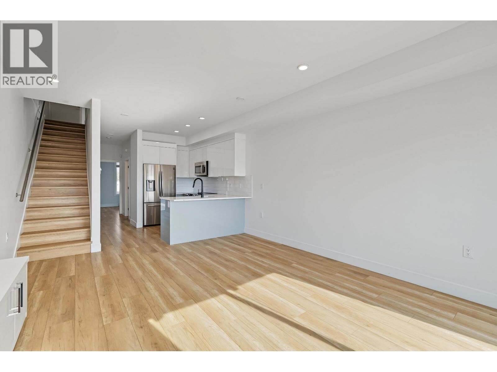 Property Photo: 6288 Beresford Street 11 BC V5J 1K2