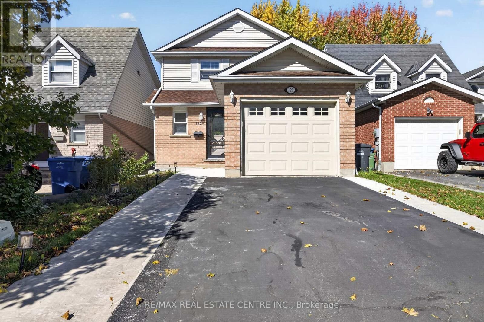 Property Photo:  122 Moss Place  ON N1G 4V4 