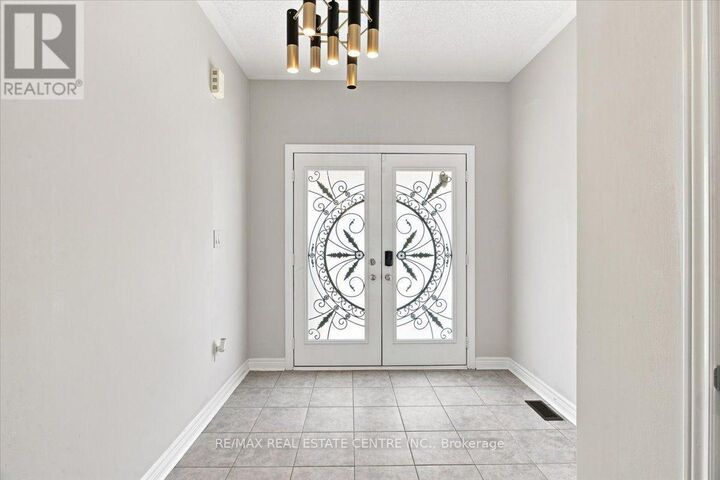 Property Photo:  1053 Job Crescent  ON L9T 8V6 
