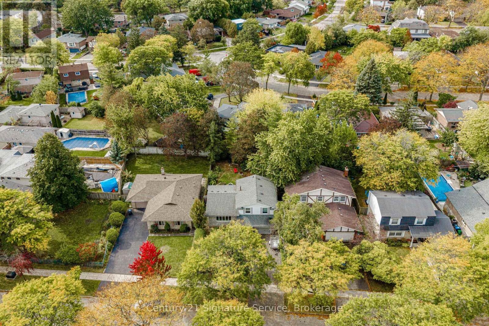 Property Photo:  2588 Pinkwell Drive  ON L5K 2B4 