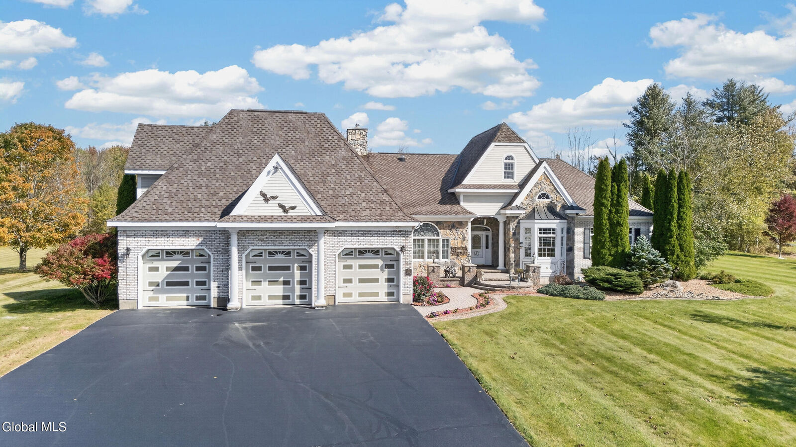 Property Photo:  114 Jamie Lane  NY 12025 