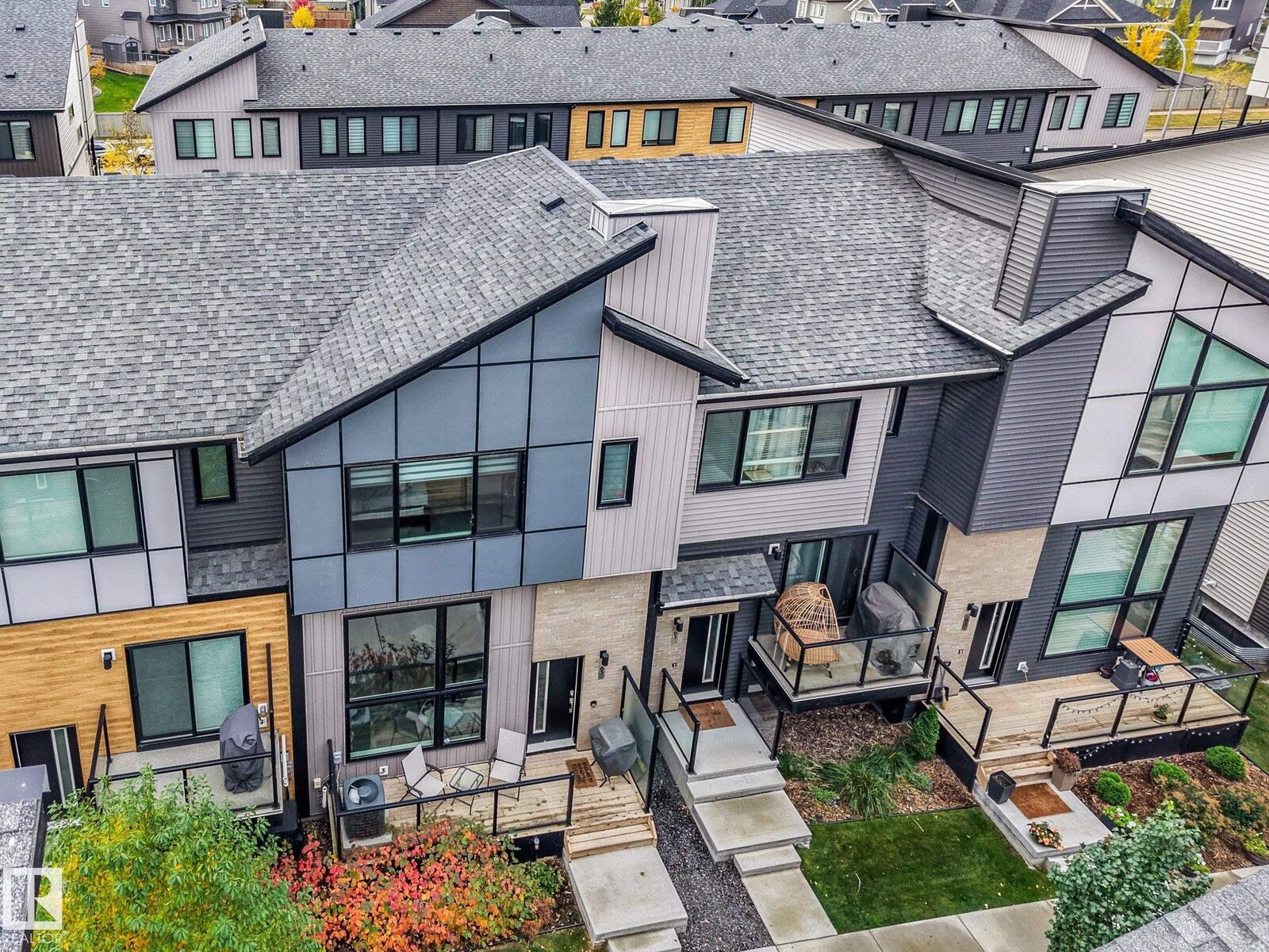 Property Photo:  50 Ebony Boulevard 65  AB T8H 2X4 