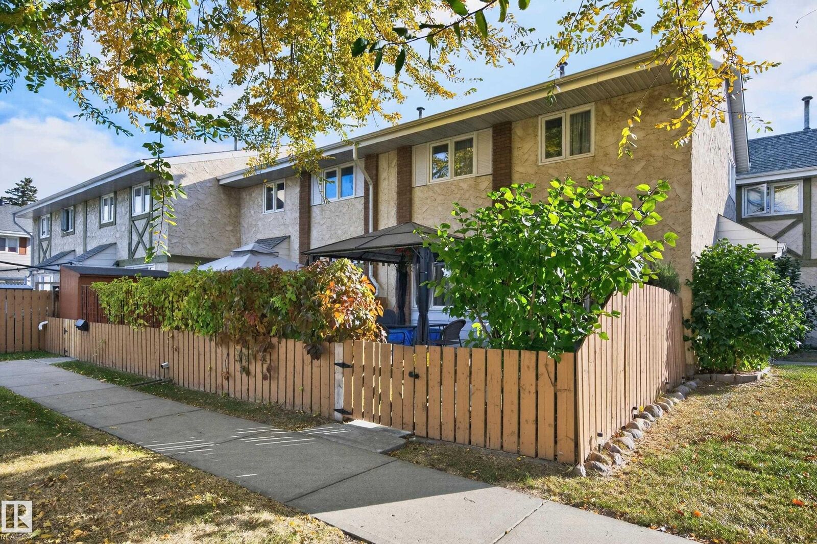 Property Photo:  15A Callingwood Court NW  AB T5T 0H5 