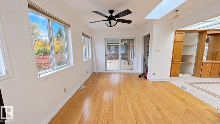 Property Photo:  5 Ells Crescent  AB T9H 1N4 