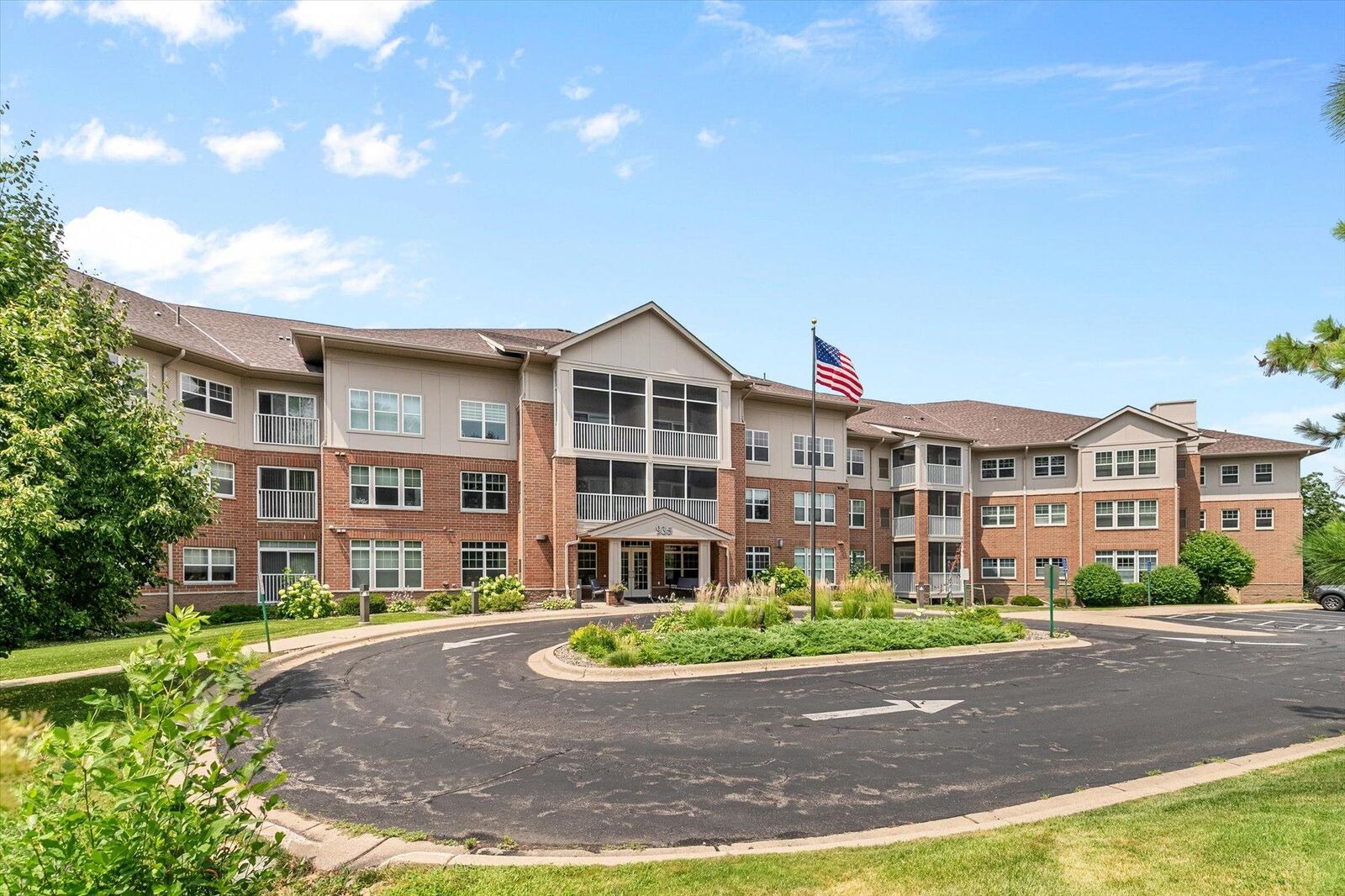 Property Photo: 935 Ferndale Street N MN 55119