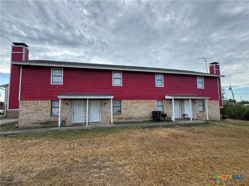 Property Photo:  1105 Eastside Drive  TX 76543 
