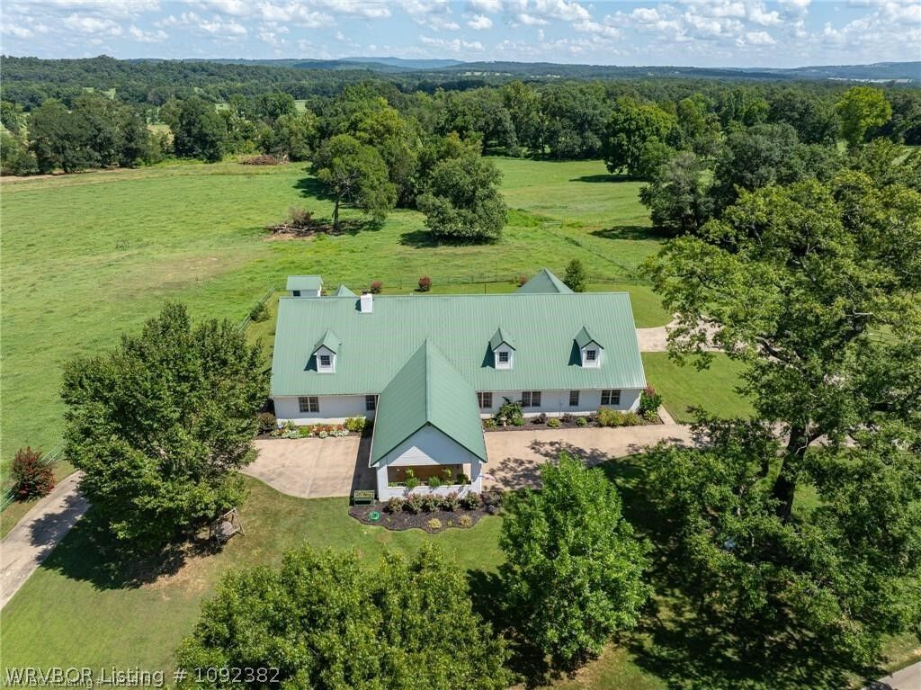 Property Photo:  1832 Lone Oak Road  AR 72949 