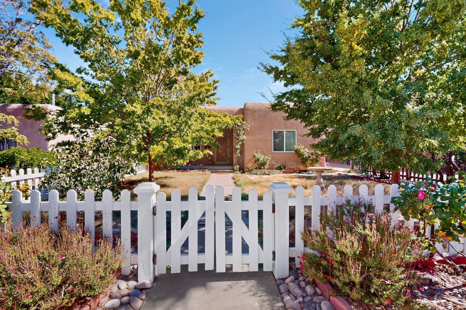 Property Photo:  328 Solano Drive NE  NM 87108 