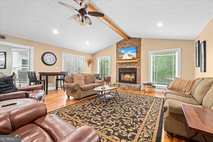 Property Photo: 426 Handrops Lane SC 29693