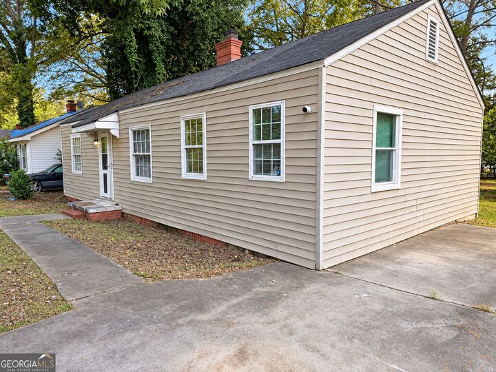 Property Photo: 403 Thomas Boulevard GA 31093
