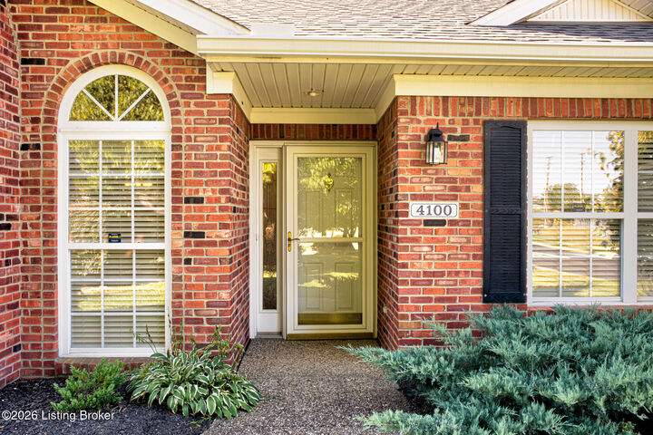 Property Photo:  4100 Berenger Field Dr  KY 40299 