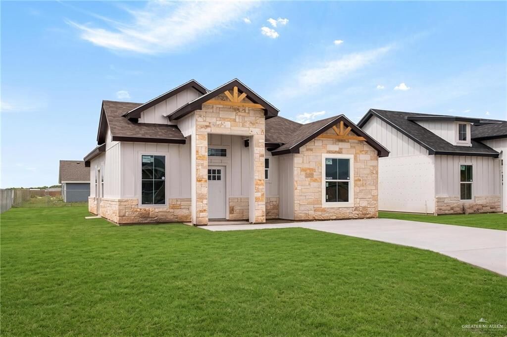 Property Photo: 2456 Via Roma TX 78596