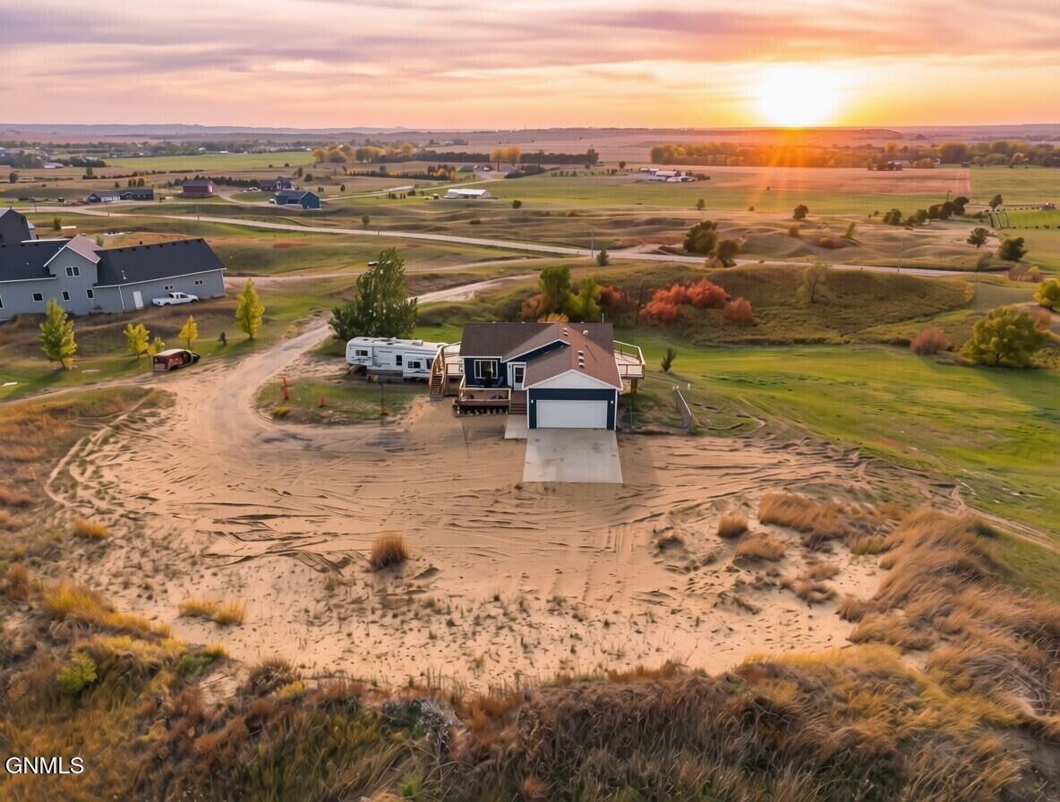 Property Photo:  5101 66th Street SE  ND 58504 
