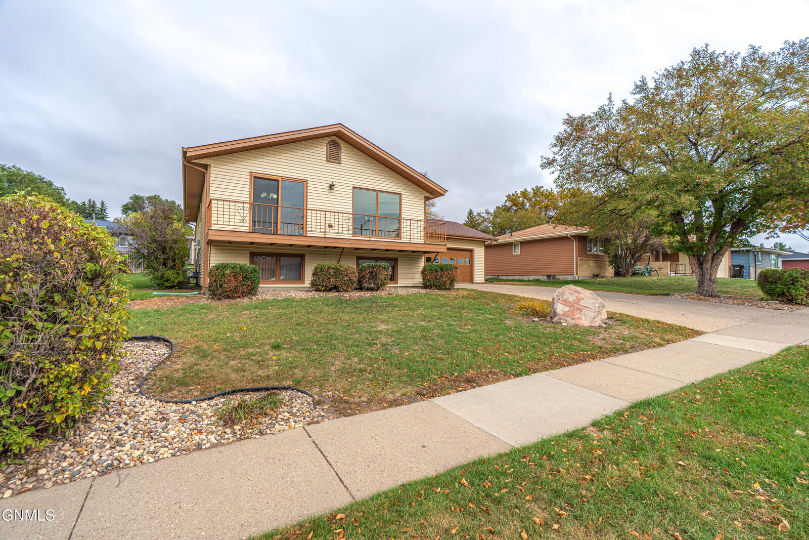 Property Photo:  618 Interstate Avenue W  ND 58503 