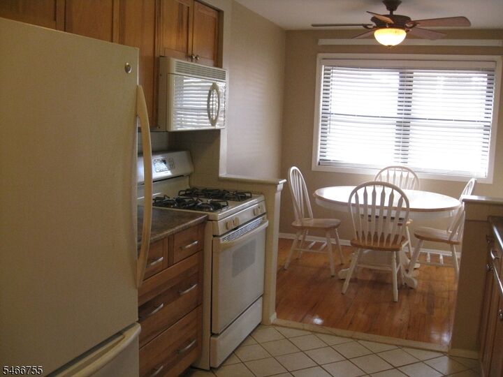 Property Photo:  1300 Rock Ave  Unit J5  NJ 07060 