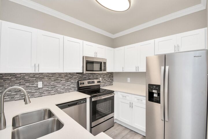 Property Photo:  2222 Maroneal Street 0514  TX 77030 