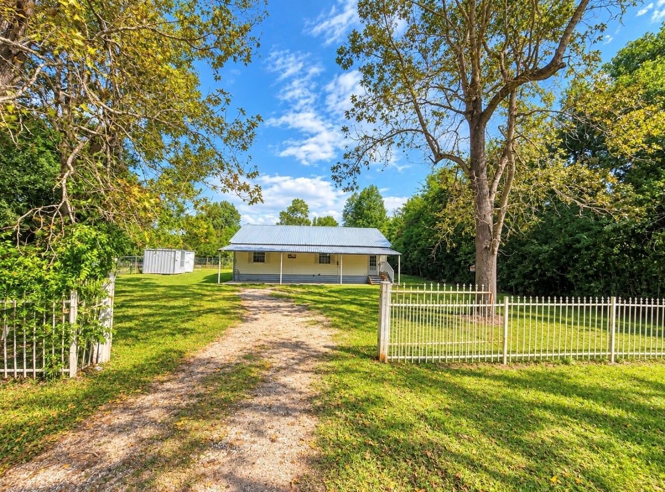 Property Photo: 25414 Wildwood Lane TX 77336