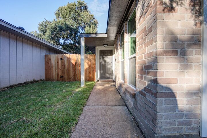 Property Photo:  1739 Brickarbor Drive  TX 77449 