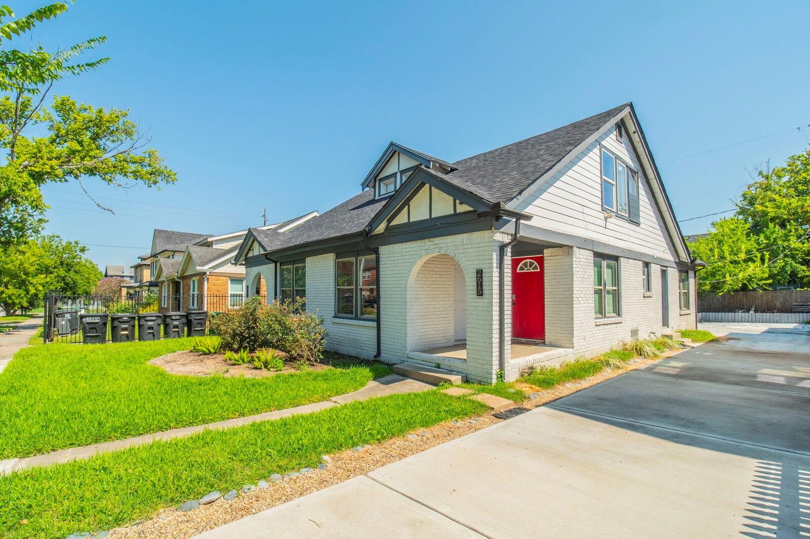 Property Photo: 2613 &Amp 2615 Isabella Street TX 77004
