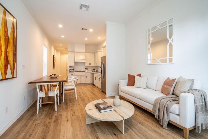 Property Photo:  5115 Briscoe Street A/B  TX 77033 