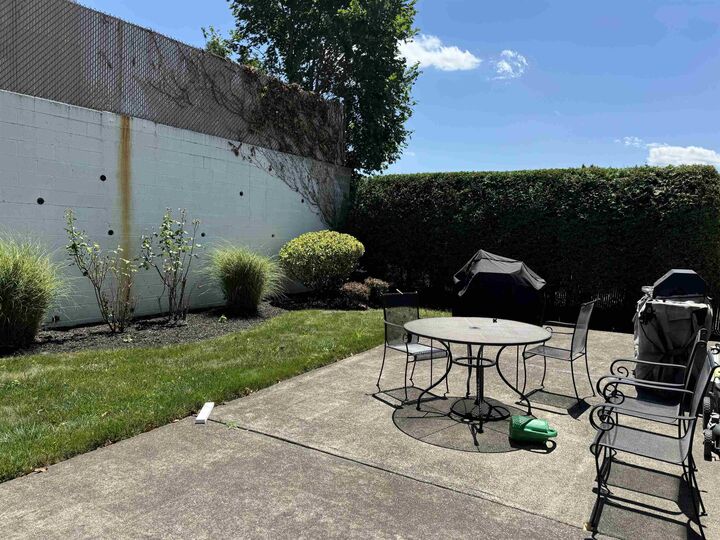 Property Photo:  280 Sedore Ave 1  NJ 07022 