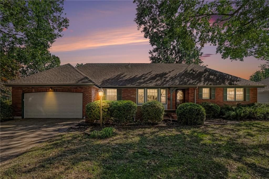 Property Photo:  5125 Spring Avenue  MO 64133 