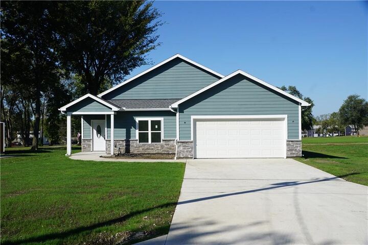 Property Photo: 703 N Jefferson Street KS 66083