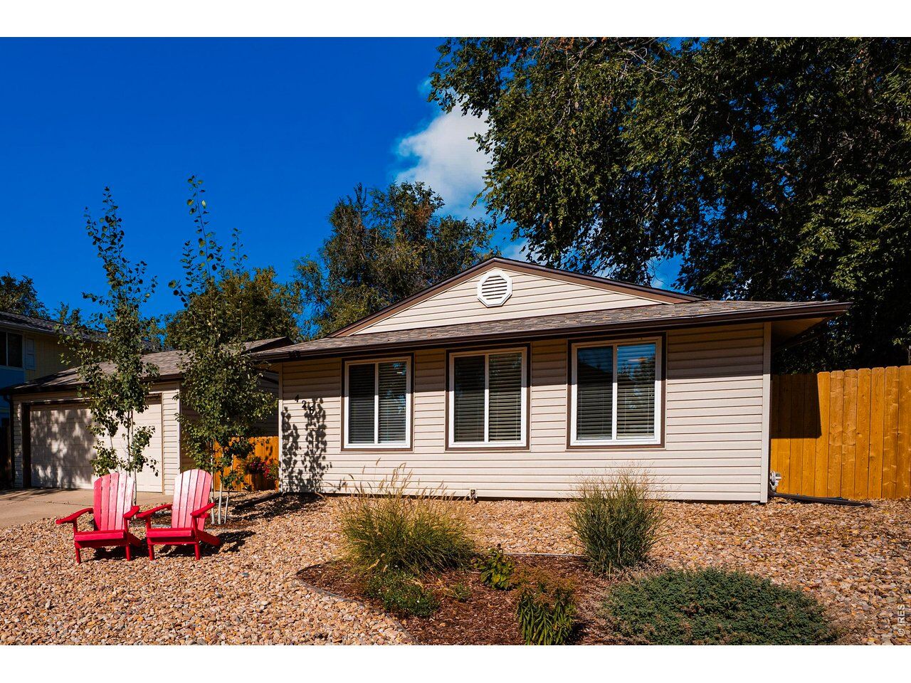 Property Photo: 426 Thistle Pl CO 80504