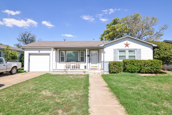 Property Photo: 4814 42nd Street TX 79414