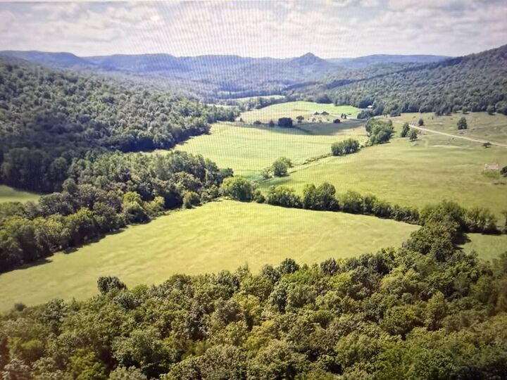 Property Photo:  900 Parmleysville Road  KY 42633 