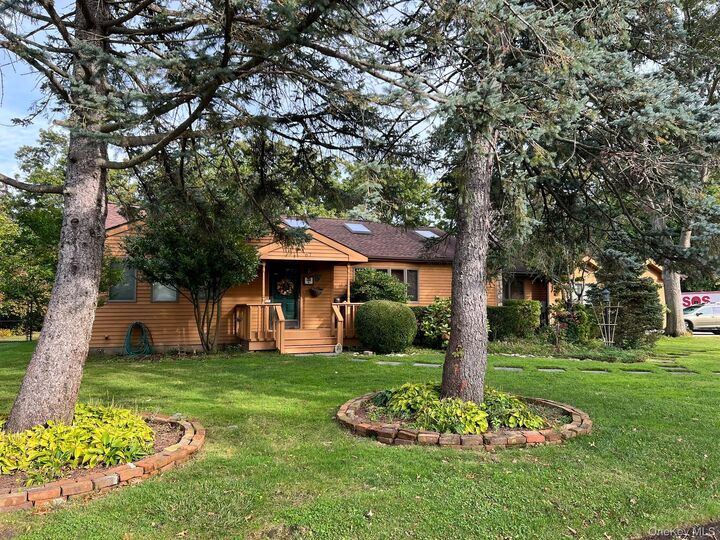 Property Photo:  67 N Howells Point Road  NY 11713 