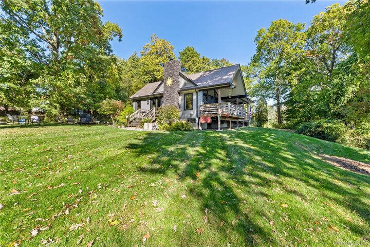 Property Photo:  283 New Hempstead Road  NY 10956 