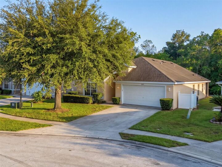 Property Photo:  3179 Stonehurst Circle  FL 34741 
