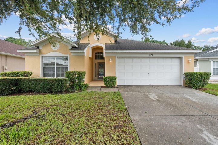 Property Photo: 3179 Stonehurst Circle FL 34741