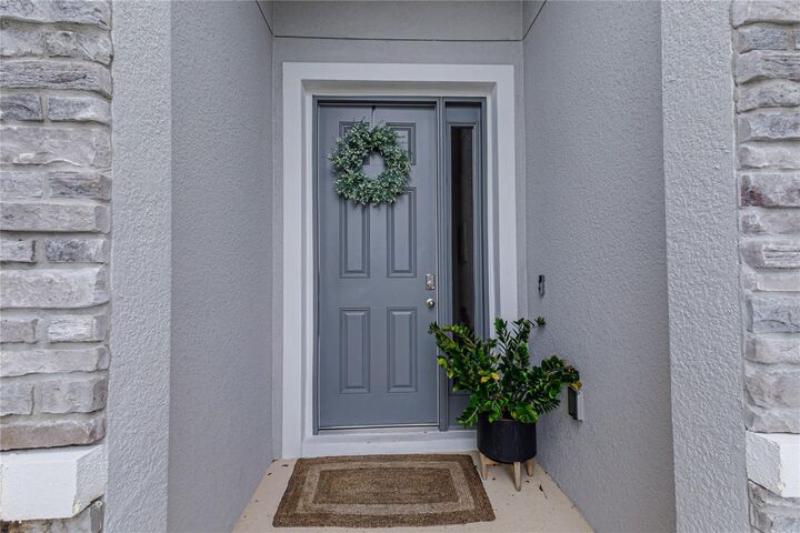 Property Photo: 5246 Grove Mill Loop FL 34211