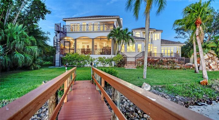 Property Photo: 2115 Lychee Lane FL 34275