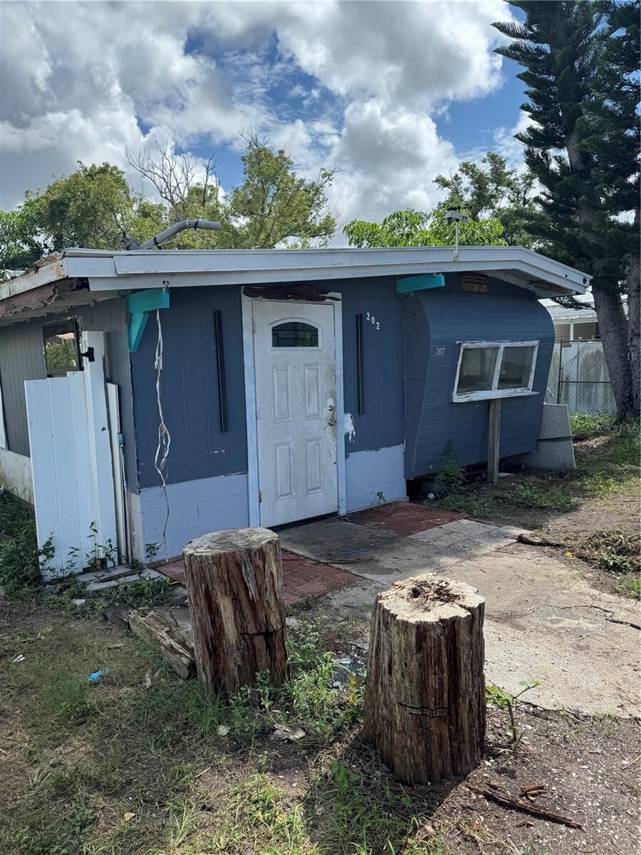 Property Photo: 202 Verona Street S FL 34275