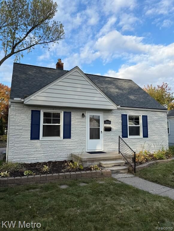 Property Photo: 1909 Barrett Avenue MI 48067 3556