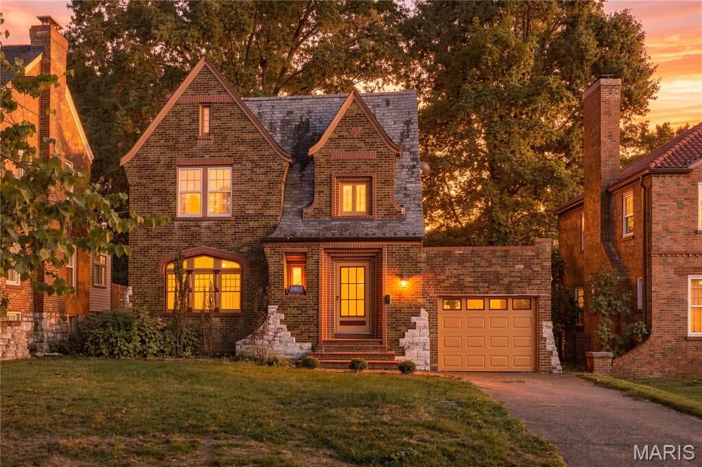 Property Photo:  7332 Huntington Drive  MO 63121 