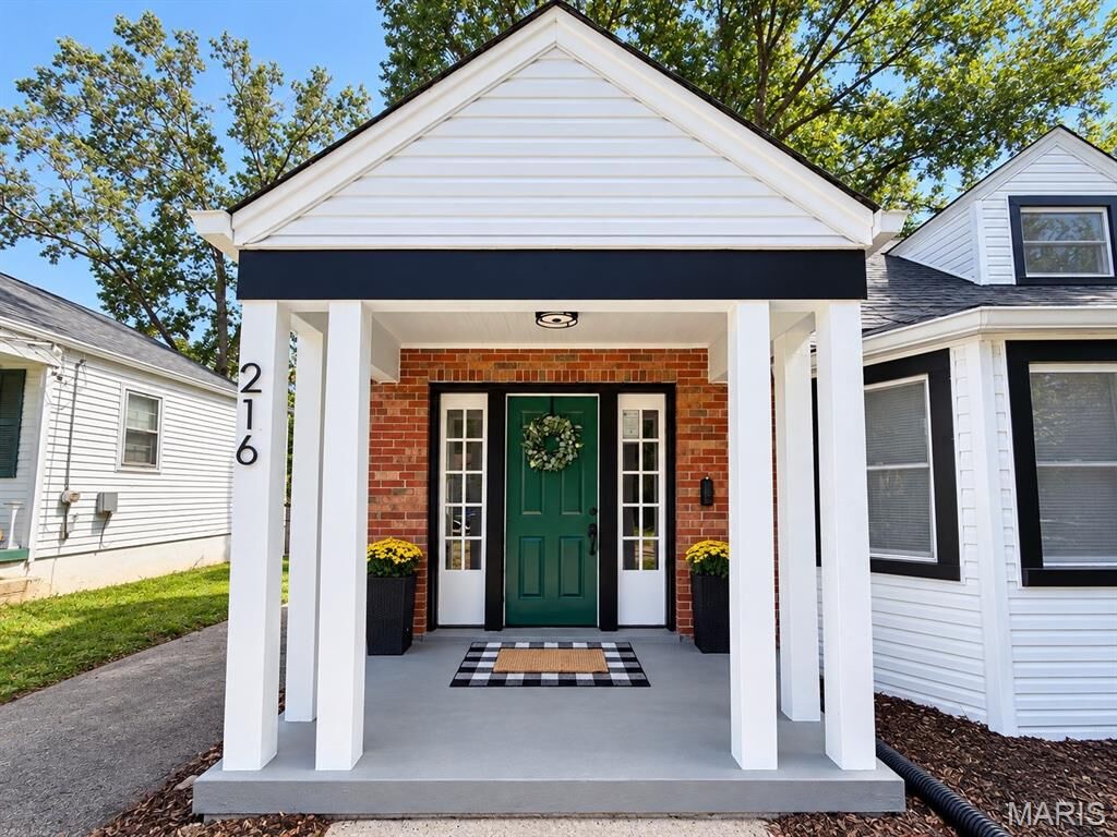 Property Photo: 216 S Hartnett Avenue MO 63135