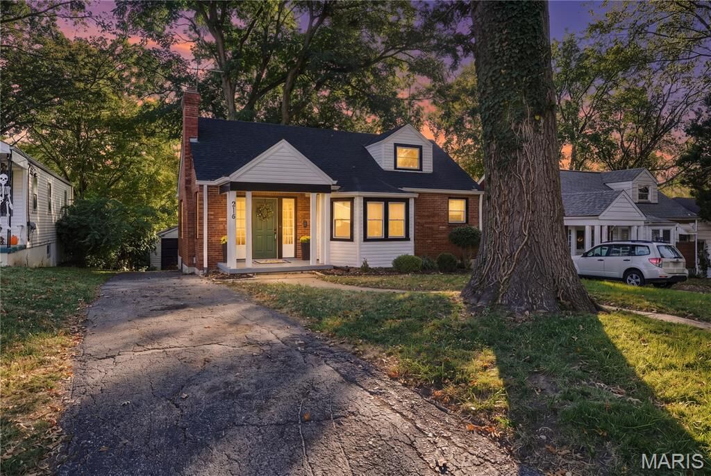 Property Photo:  216 S Hartnett Avenue  MO 63135 