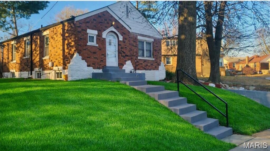 Property Photo:  4209 Edgewood Boulevard  MO 63121 