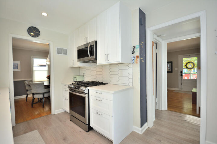 Property Photo: 6147 N Shoreland Ave WI 53217