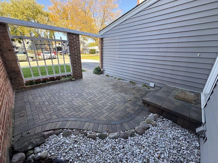 Property Photo:  447 Buckeye Drive  IL 60090 