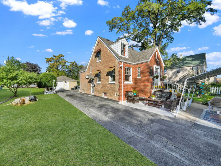 Property Photo: 15716 Woodbridge Avenue IL 60426