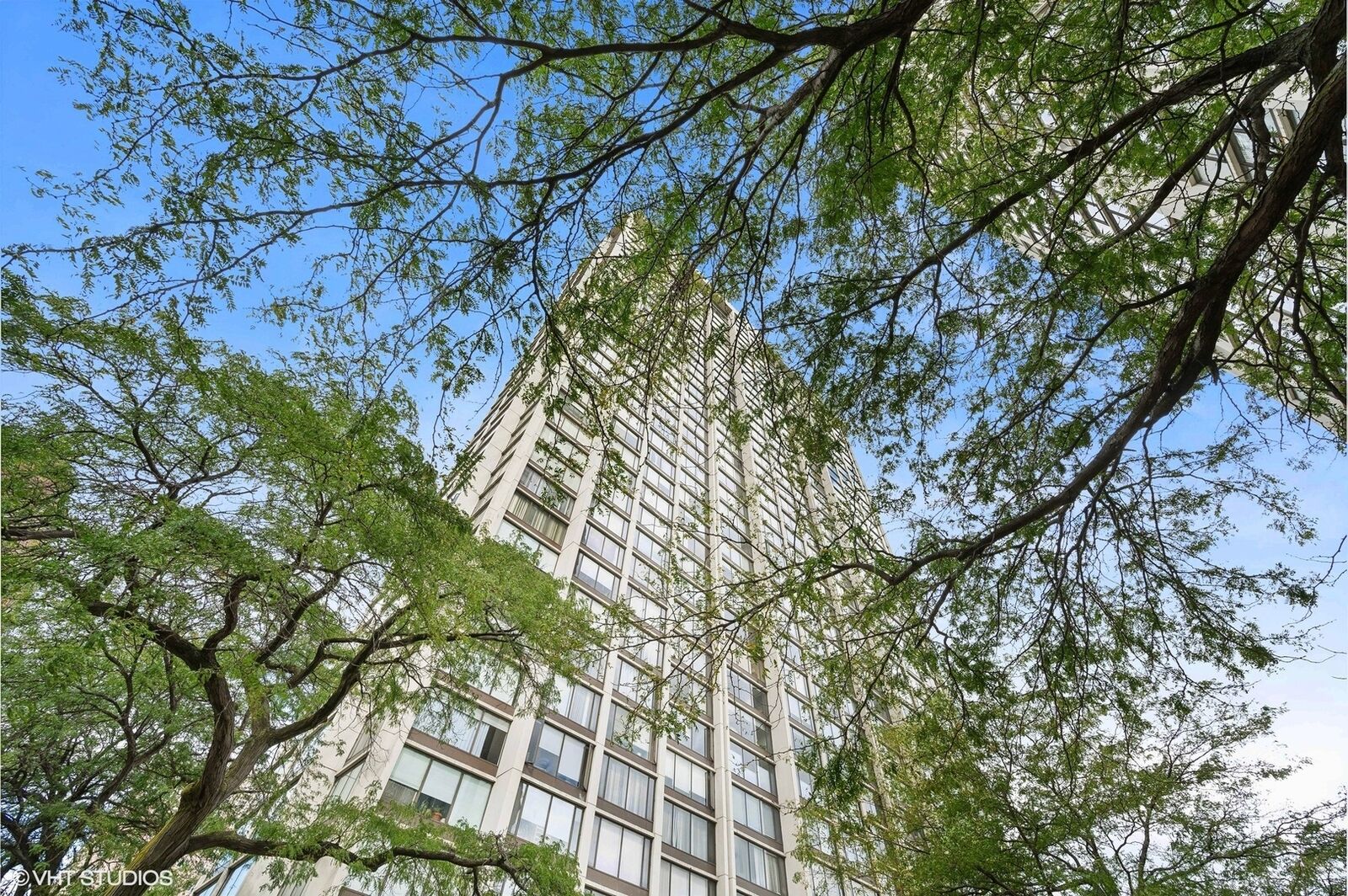 Property Photo: 5455 N Sheridan Road 1801 IL 60640